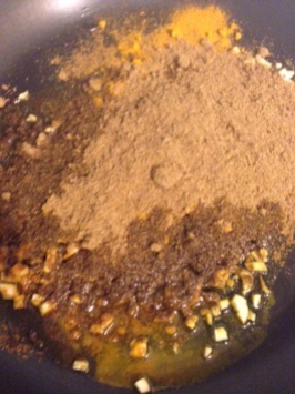 Mix of Indian spices with garlic.